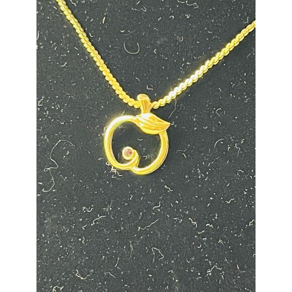 Trifari Necklace With Apple Pendant gold tone red stone ruby looking chain RARE - Picture 12 of 16